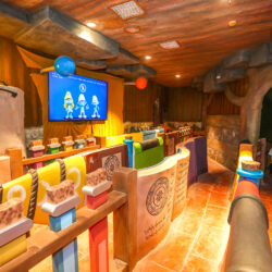 Smurfs_Theme_park_attraction_queueline_lowres