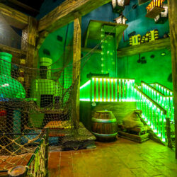 Smurfs_Theme_park_gargame_droptower_lowres